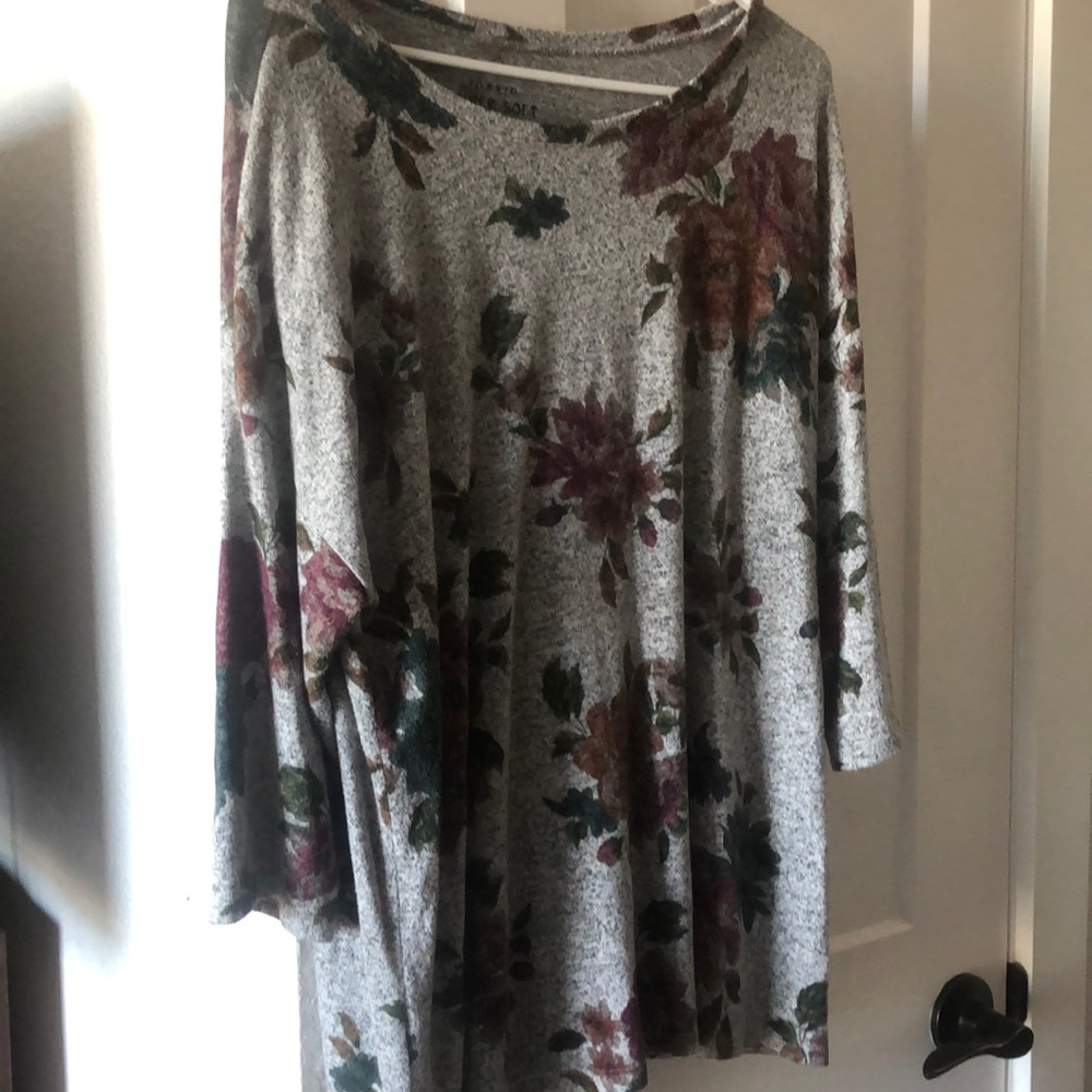 Torrid floral design long sleeve sweatshirt